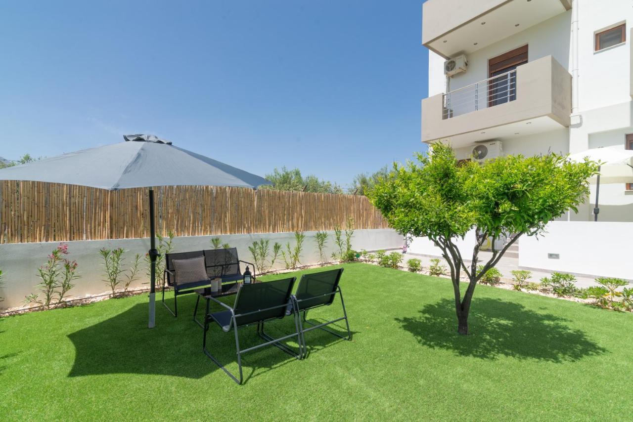 Cozy House With Pool Near Beach Gazi Exterior photo